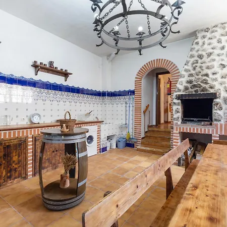 La Casona De *